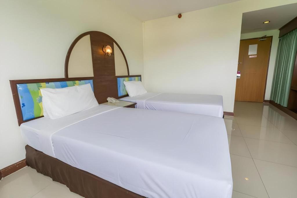 סונגקלה Lake Inn Hotel מראה חיצוני תמונה