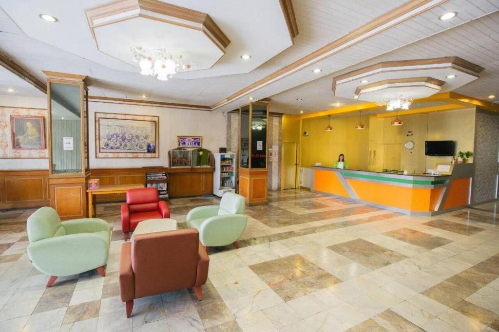 סונגקלה Lake Inn Hotel מראה חיצוני תמונה