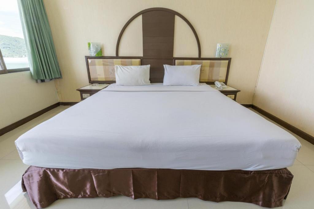 סונגקלה Lake Inn Hotel מראה חיצוני תמונה